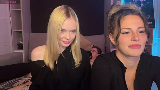 צ'אט XXX בשידור חי של dollfromvenus