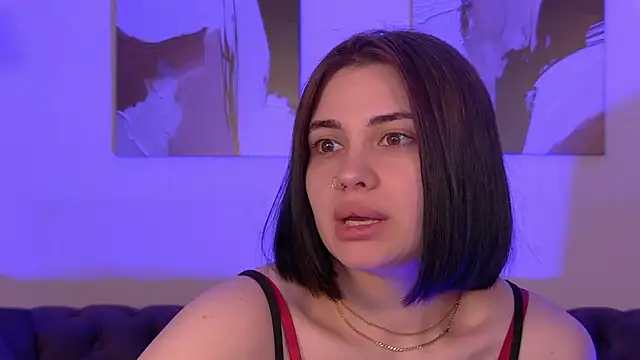 AdrianaToress Chat XXX in diretta