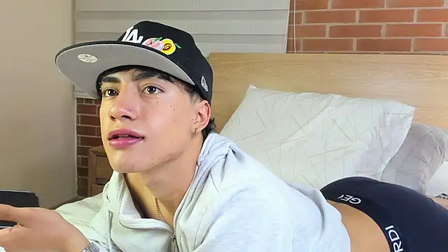 XXX chat uživo modela ThiagoDV
