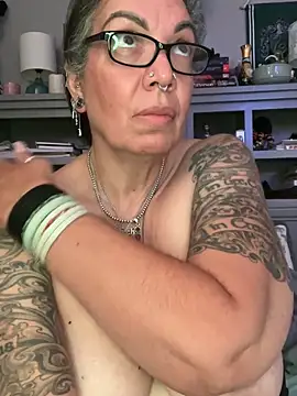 Chat +18 de dieseldame1313 ao vivo