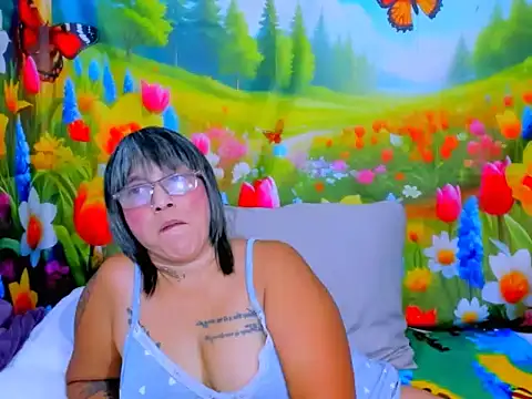 צ'אט XXX בשידור חי של indianroxy