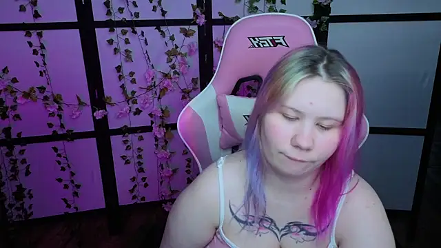 kitsune_little élő XXX-chatje