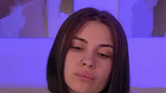 AdrianaToress' Live XXX Chat