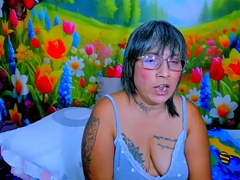 indianroxy élő XXX-chatje
