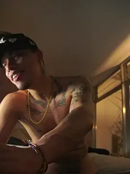Chat +18 de AlphaMasterXxx ao vivo