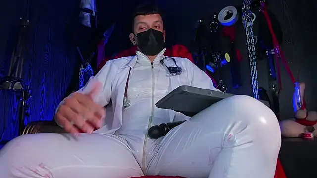 Master_Connor_BDSM 即時 XXX 聊天