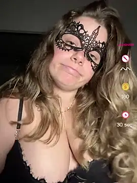 cherrylust12 Adlı Modelin Canlı XXX Sohbeti