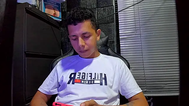 Živý XXX chat boy_bigcock24cm