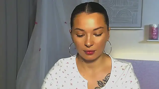 دردشة AlexaSven الجنسية المباشرة