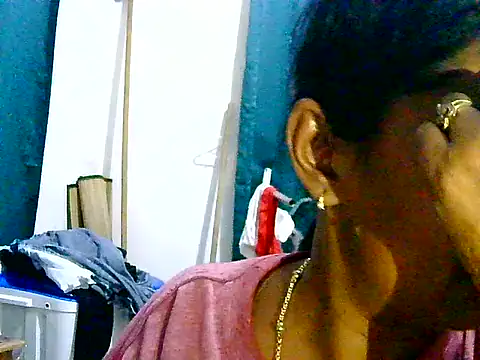Ansh1307's Live XXX Chat