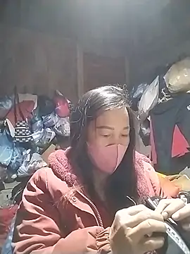 Caily-ly 现场XXX聊天