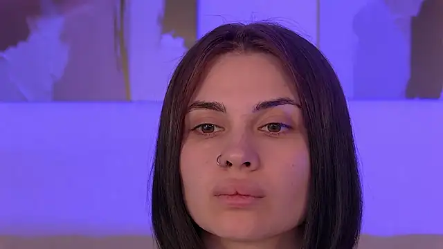 Онлайн чат XXX AdrianaToress