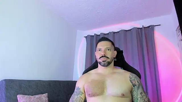 Pierre_Vidal Show in webcam