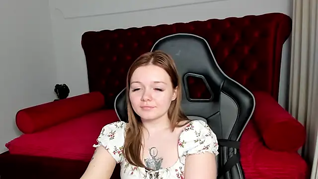 ElinaVale's Live XXX Chat