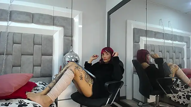 Chat XXX Live Lucie_Red