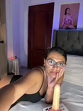 ema_zoe's Live XXX Chat
