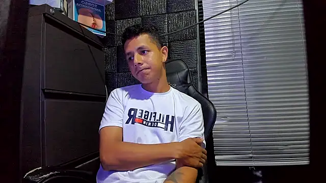 boy_bigcock24cm 网络视讯表演
