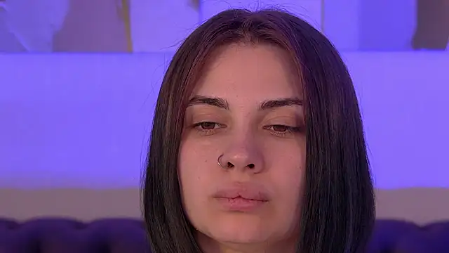 AdrianaToress: απευθείας συνομιλία ΧΧΧ