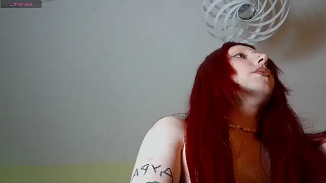 Chat +18 de lia_grl ao vivo