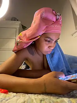 TheRealOshunQueen live XXX chat
