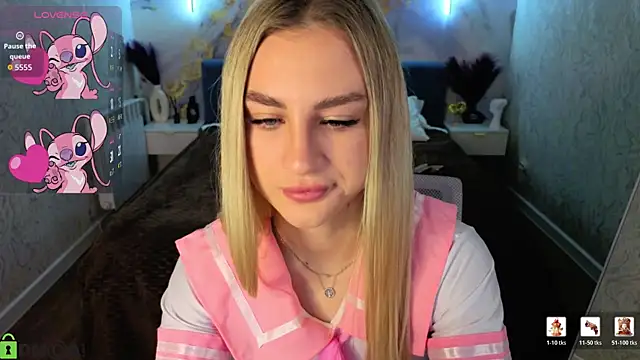 Chat +18 de Silen_Tori ao vivo