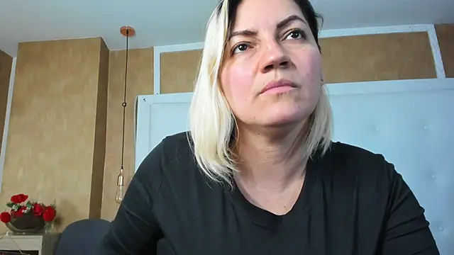 Онлайн чат XXX Heidy_milf