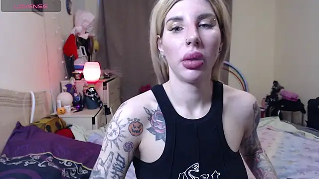 BLACKPeonyy Adlı Modelin Canlı XXX Sohbeti