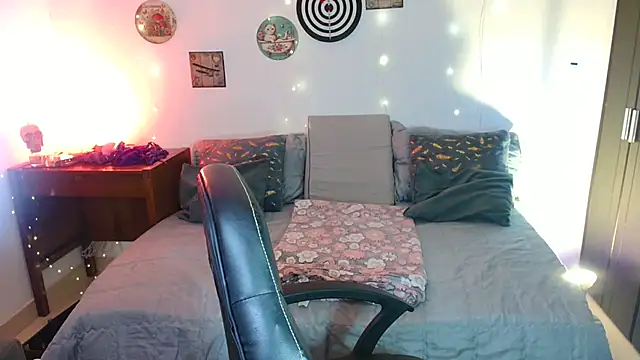 Katicalatinmilf's Live XXX Chat
