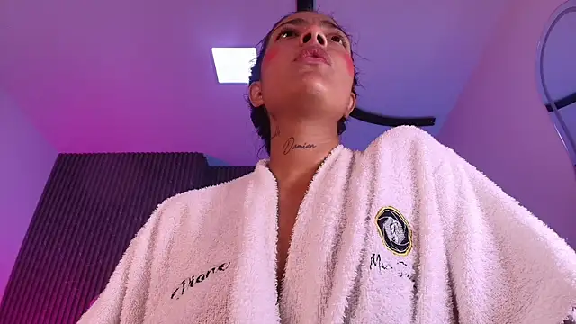 Živý XXX chat hot_dione