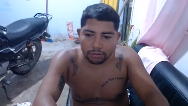 master_juju1924 Show Webcam