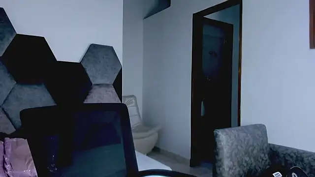دردشة MikaelaStone الجنسية المباشرة