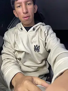 Chat XXX en directo de Noah-fire
