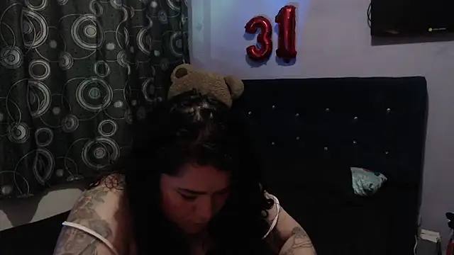 ANGELIQUE_KLANE Adlı Modelin Canlı XXX Sohbeti