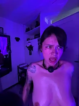 rousstattoo's Live XXX Chat