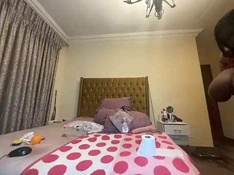 xXXSexyamazon Adlı Modelin Canlı XXX Sohbeti