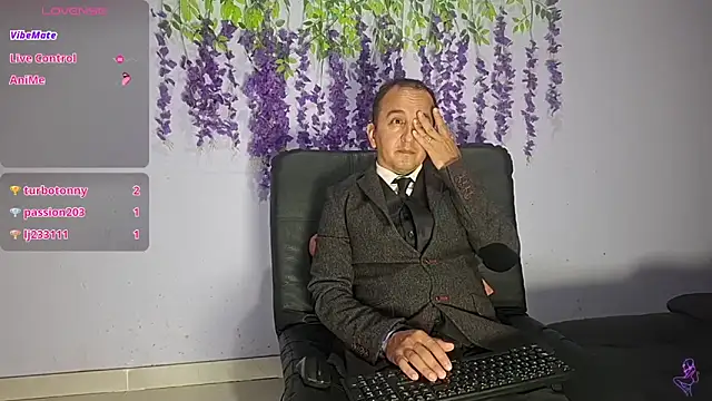 دردشة GreisyAndHazzan الجنسية المباشرة