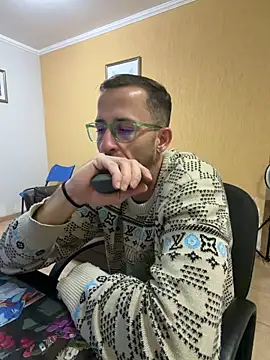 Онлайн чат XXX MeladoDiMel