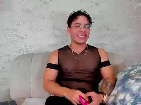 OliverWyse XXX чат на живо