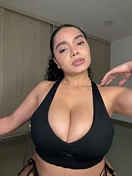 Curlyierr Adlı Modelin Canlı XXX Sohbeti