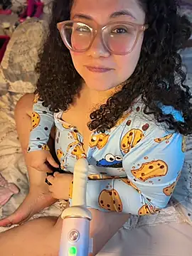 Chat XXX en directo de CurlyMilf_Vannexxxa
