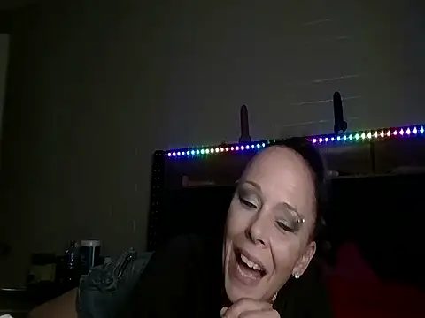QUEEN_OF_MEN's Live XXX Chat