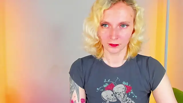 LikiLips' Live XXX Chat