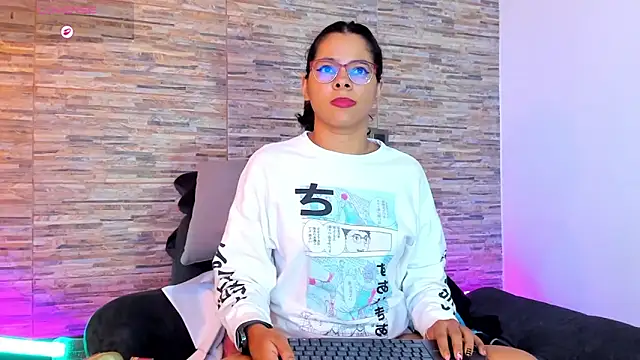 Chatroom XXX en direct de nath_redrex
