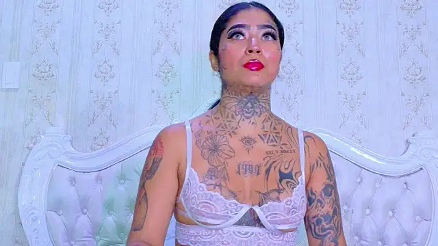 EmilieLake 现场XXX聊天