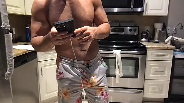 BigGuyMuscle Adlı Modelin Canlı XXX Sohbeti