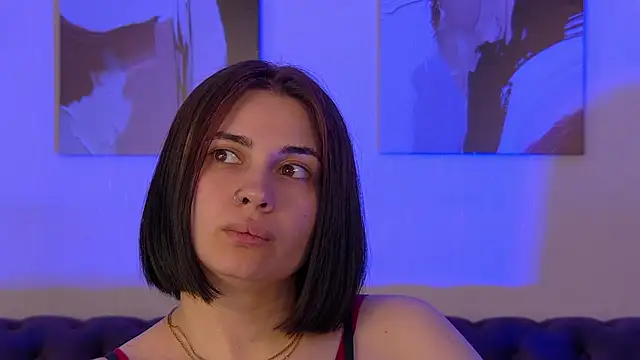 AdrianaToress Adlı Modelin Canlı XXX Sohbeti