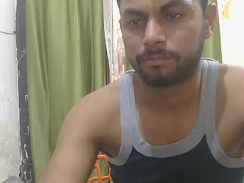 Stubborndesiboy 现场XXX聊天