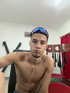 Chat XXX Live friends_lust_latin