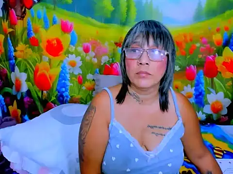 indianroxy's Live XXX Chat