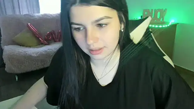 KisaModel's Live XXX Chat